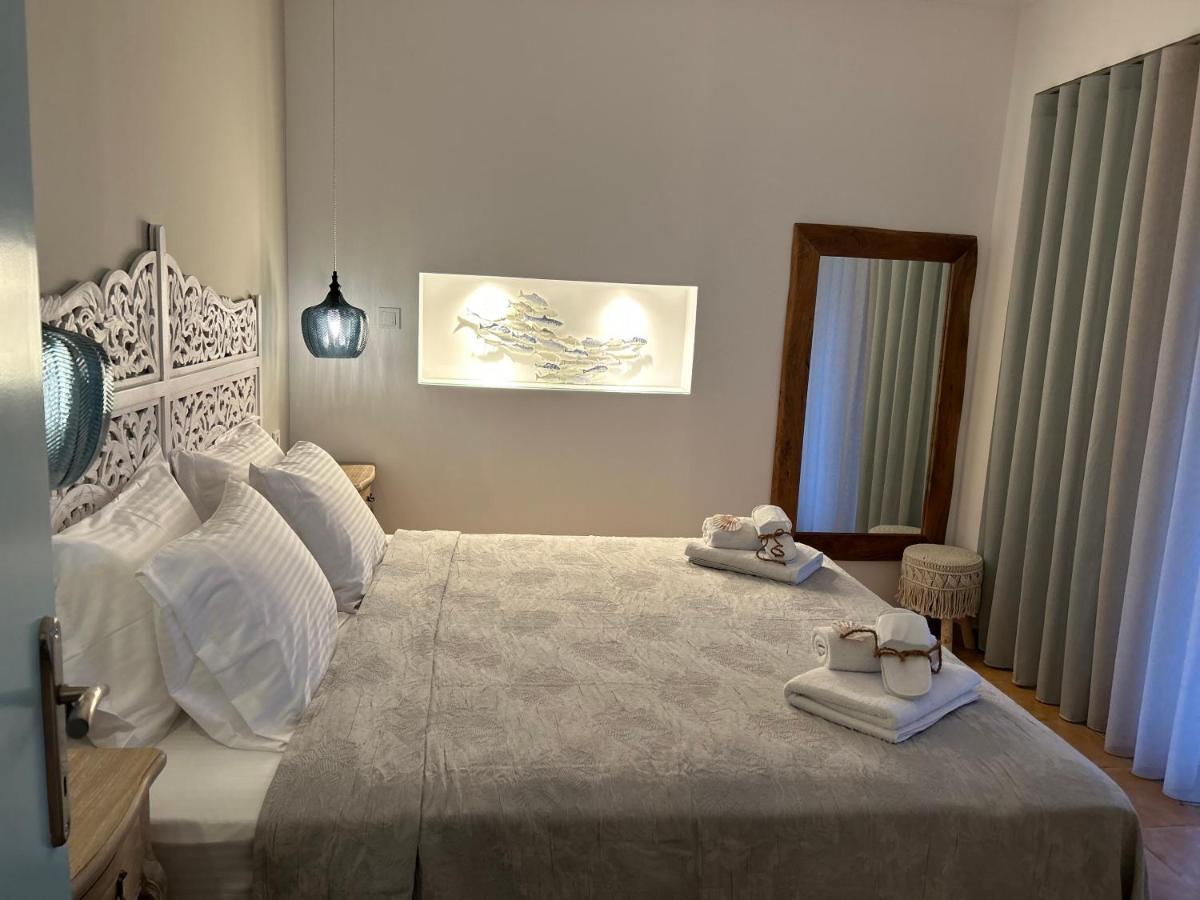 Calliopes By The Sea Boutique Suites パラリア・ディオニショウ エクステリア 写真