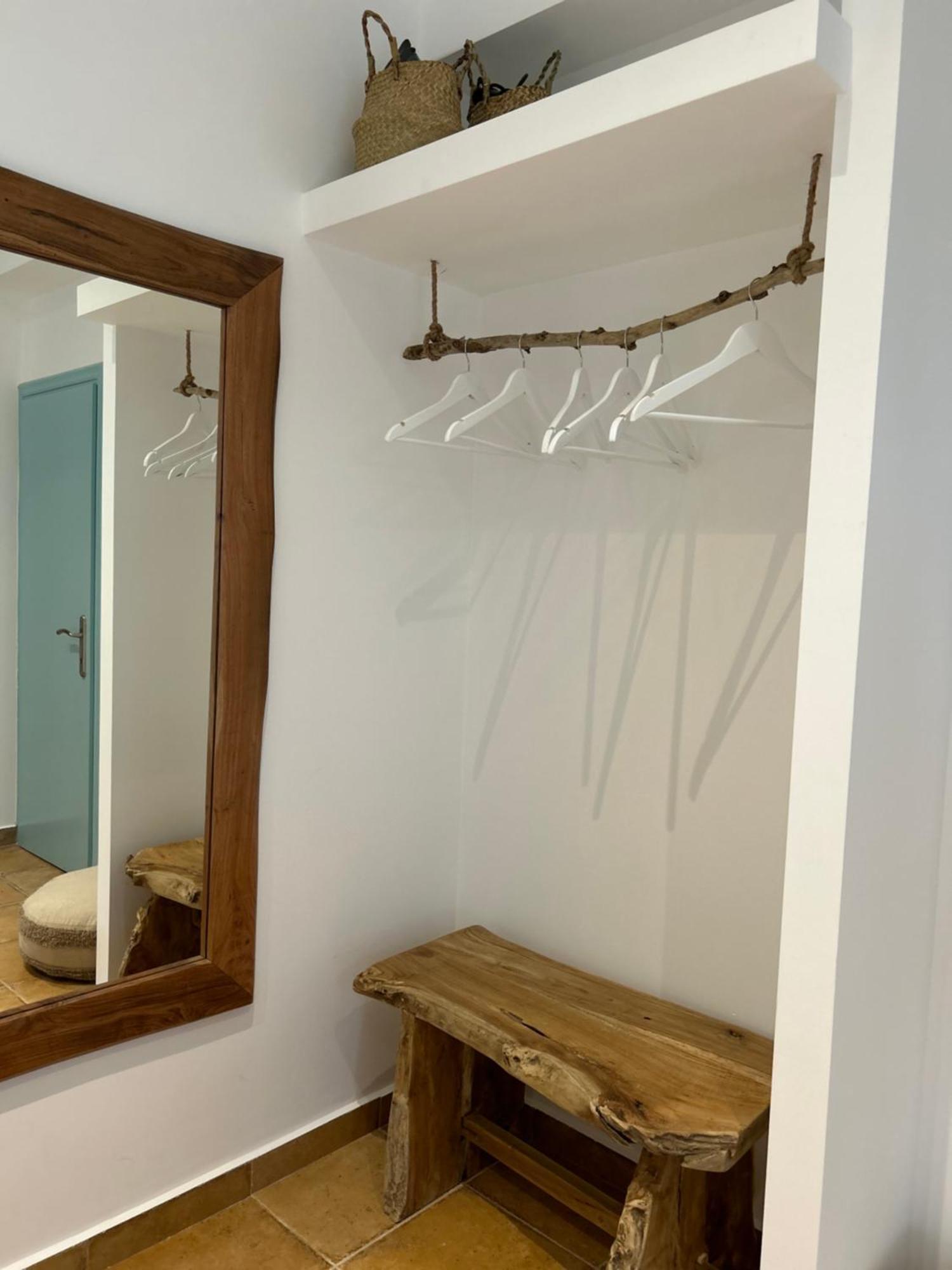 Calliopes By The Sea Boutique Suites パラリア・ディオニショウ エクステリア 写真