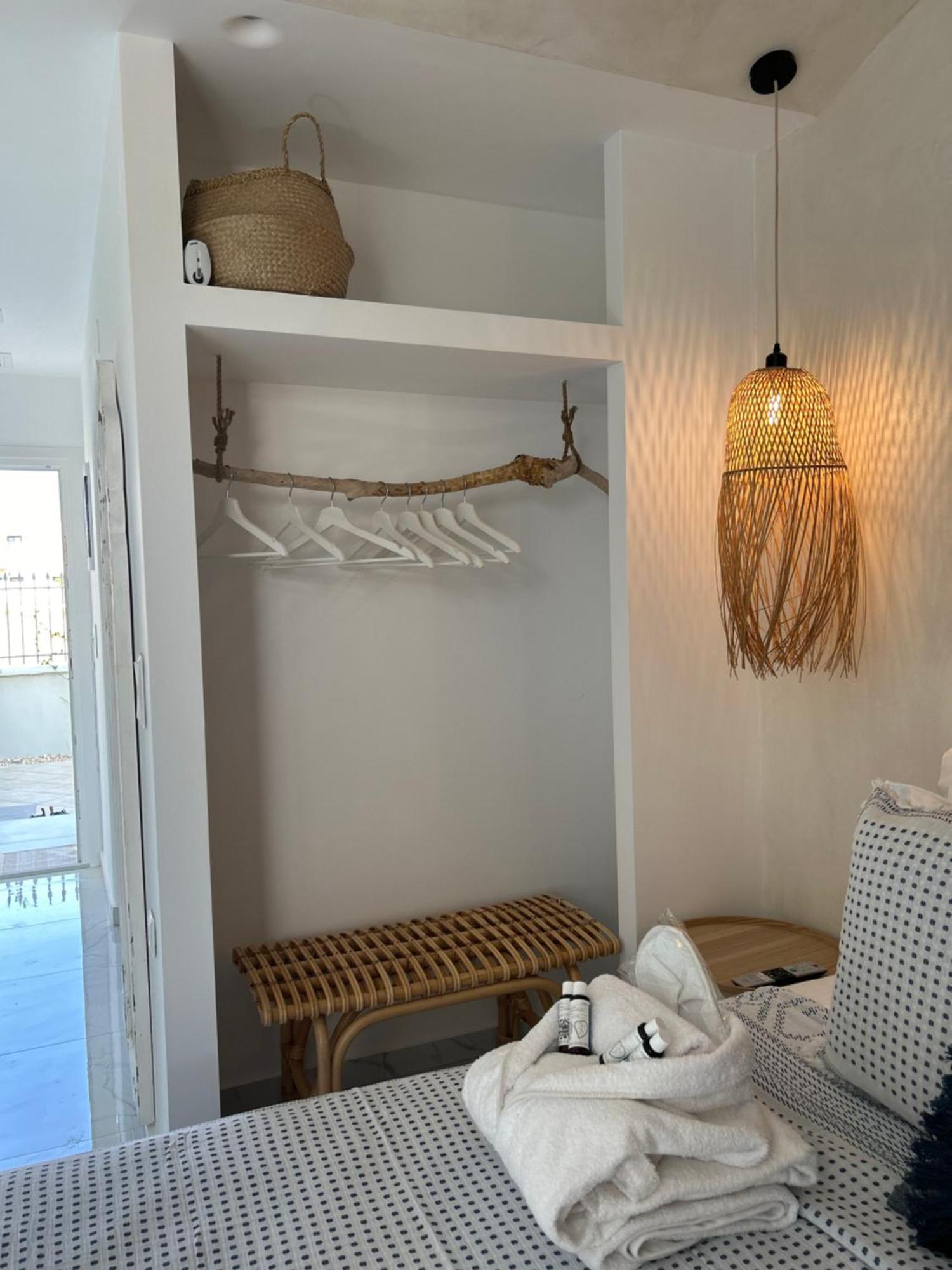 Calliopes By The Sea Boutique Suites パラリア・ディオニショウ エクステリア 写真